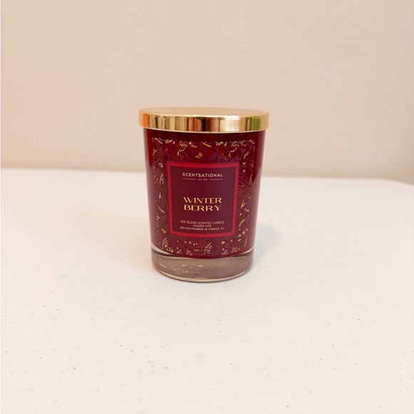 Scentsational Winter Berry Red Candle - Picture 1 of 5